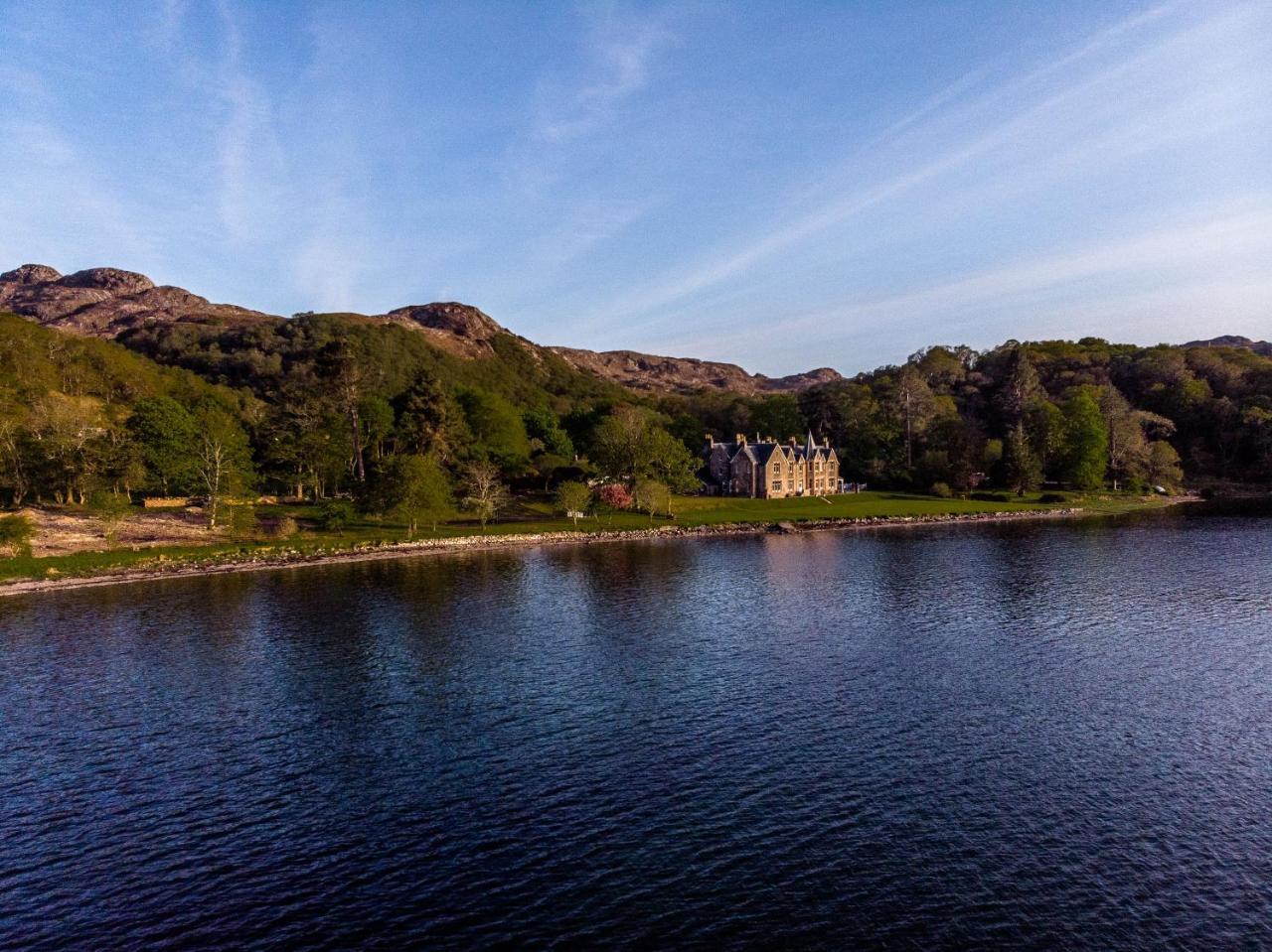 Shieldaig Lodge Hotel Гейрлок Экстерьер фото